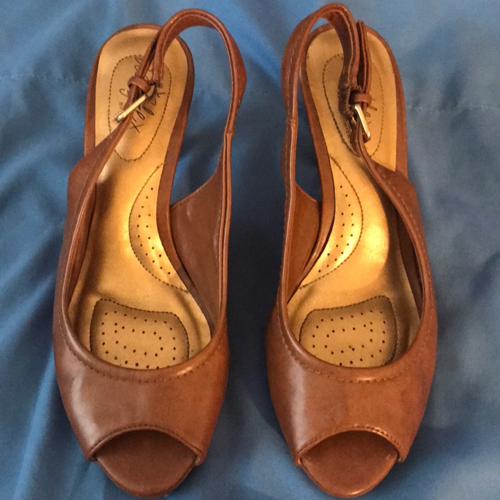 Brown color sling back shoes